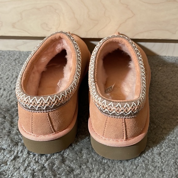 Brand New never worn Pink UGG Tasman Slippers - Picture 2 of 3